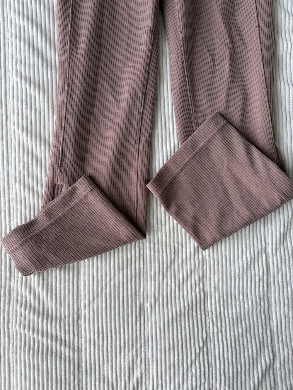Lululemon Ribbed Cropped Pants Womens 4 Softstreme Zip-Leg High-Rise